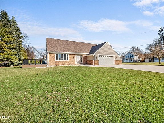 5th image of 502 Stone St