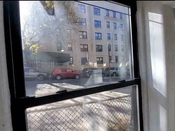 2nd image of 189 E Mosholu Pkwy N #Basement