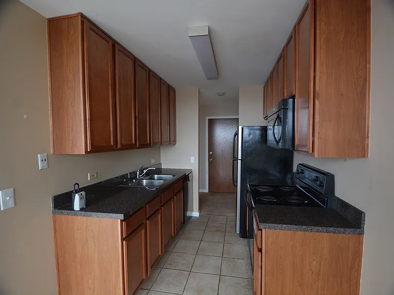 6020 Oakwood Dr #4H — Photo 4