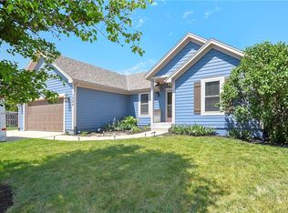 1044 E Pumpkin Ridge St, Gardner, KS 66030