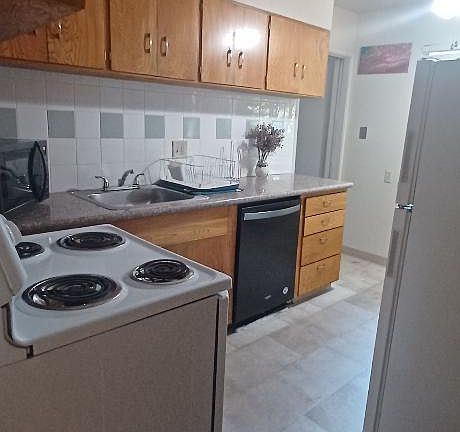 2nd image of 2721 I St APT 12
