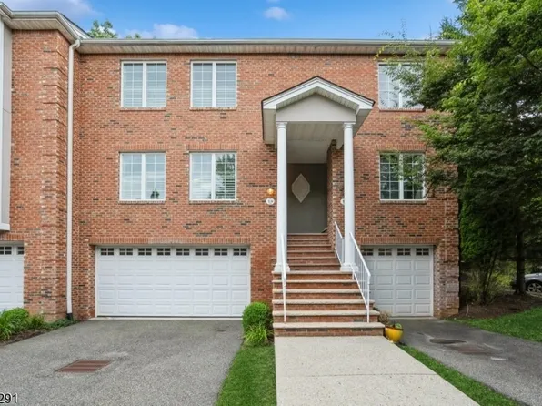 18 Skymark Ct, Upper Saddle River Boro, NJ 07458