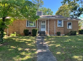 1000 Locust St, Hendersonville, NC 28792