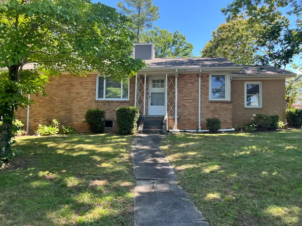 1000 Locust St, Hendersonville, NC 28792