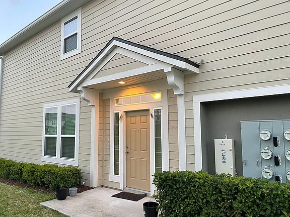 2nd image of 573 Richmond Dr