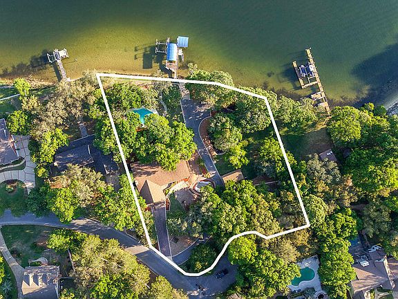 2nd image of 104 Bayou Dr