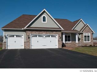 46 E Bellaqua Estates Dr, Rochester, NY 14624