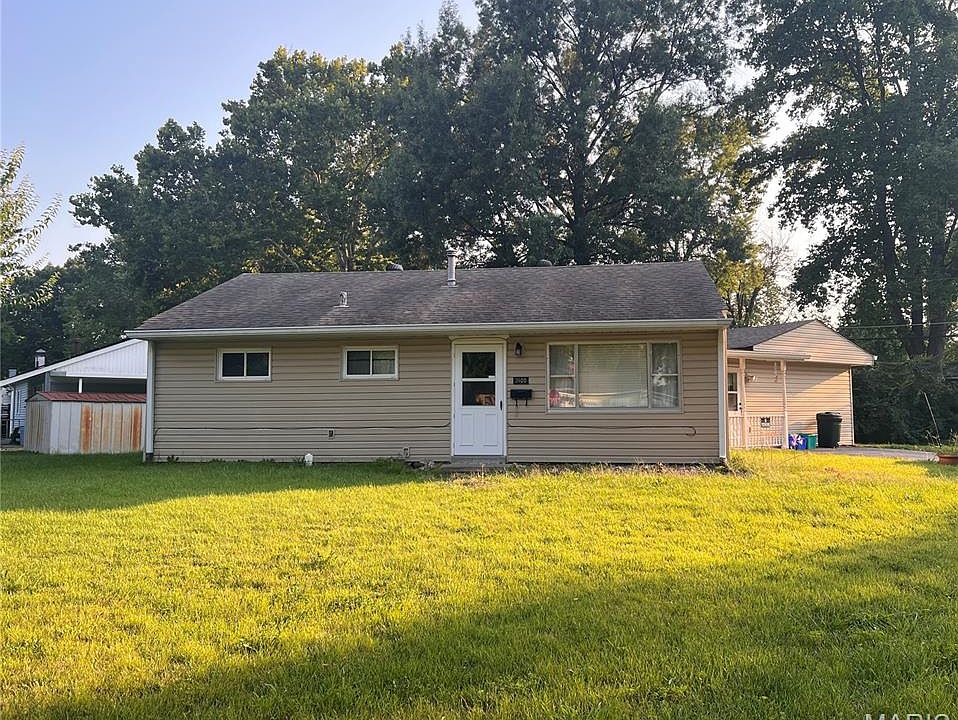 1st image of 3900 N Park Dr