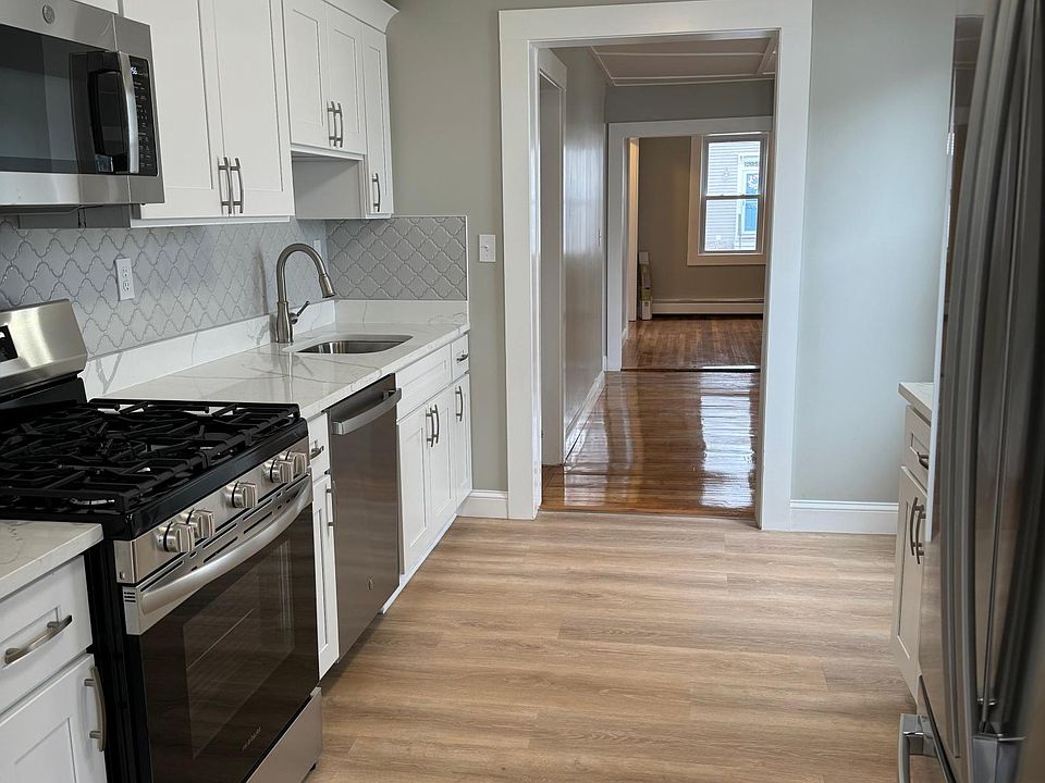 1st image of 18 Bixby Ave #18