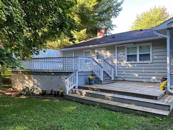 4th image of 135 Leroy St