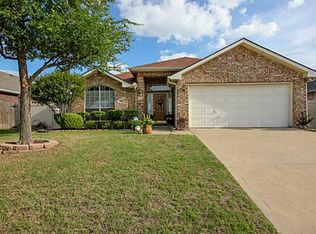 528 Stonewall Ct, Cedar Hill, TX 75104