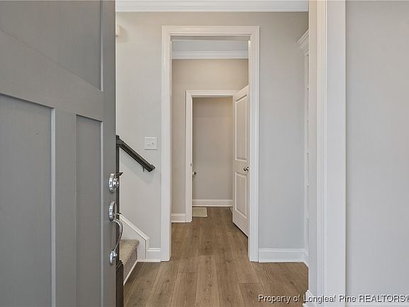 4th image of 88 Spruce Hollow Cir