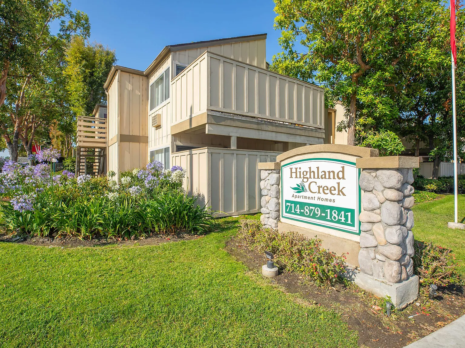Highland Creek Apartment Homes — Photo 4