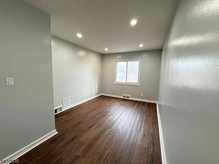168 Tuxedo Pkwy #1 — Photo 2