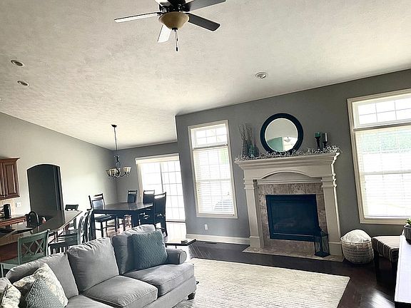 4th image of 1246 Waterford Dr