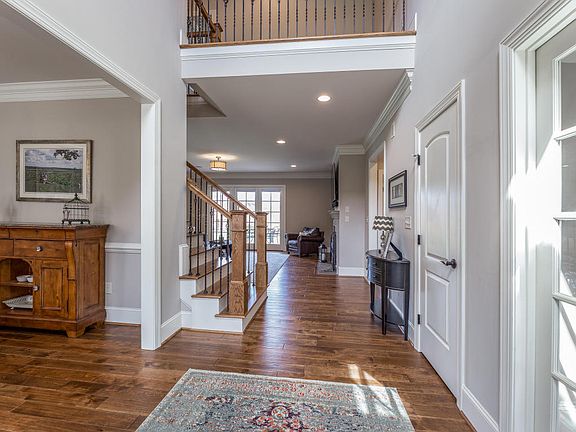 4th image of 7412 Nandina Dr
