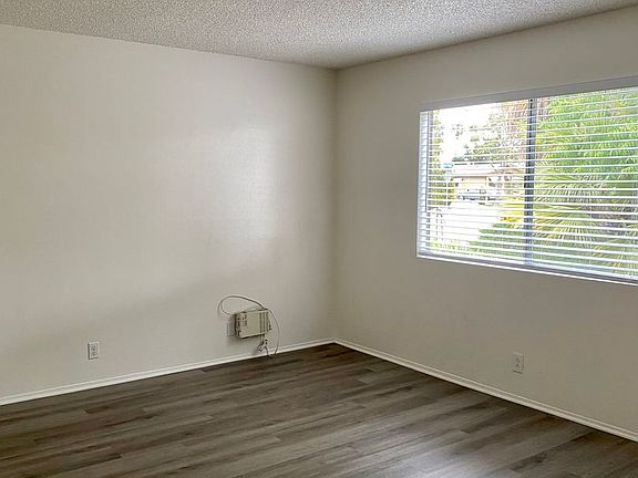 2nd image of 349 Avenida Calandria