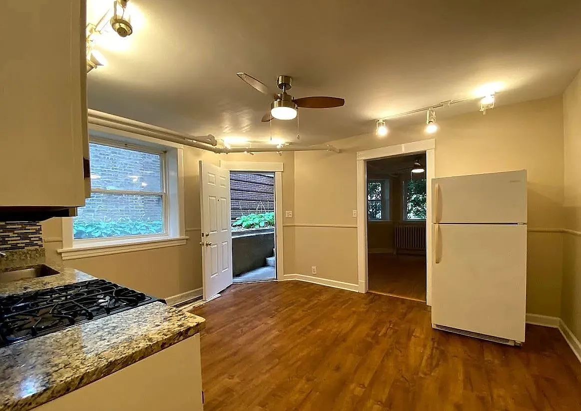 2 bed, 700 sqft, $1,450 — Photo 3