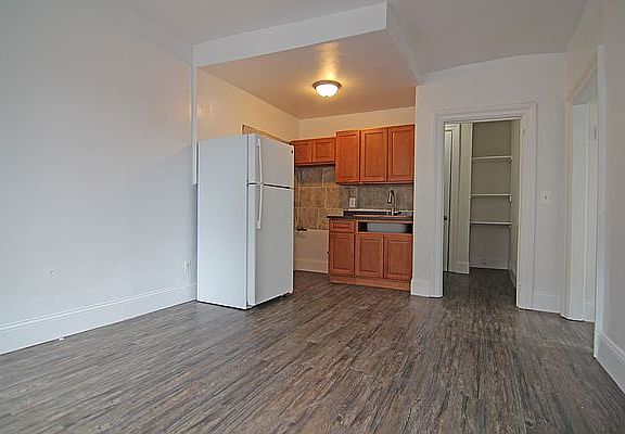 2nd image of 1125 Sheridan Ave APT 1B