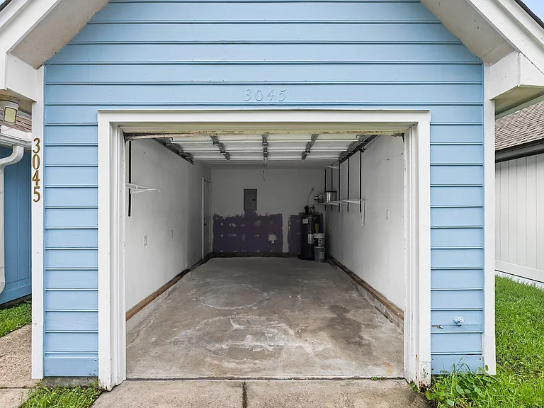 3045 Yorktown Cir — Photo 37