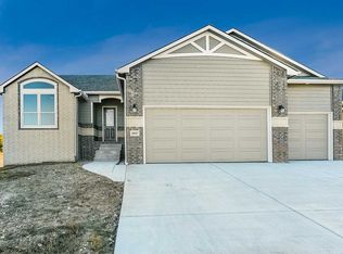 2957 E Fairchild Ct, Park City, KS 67219