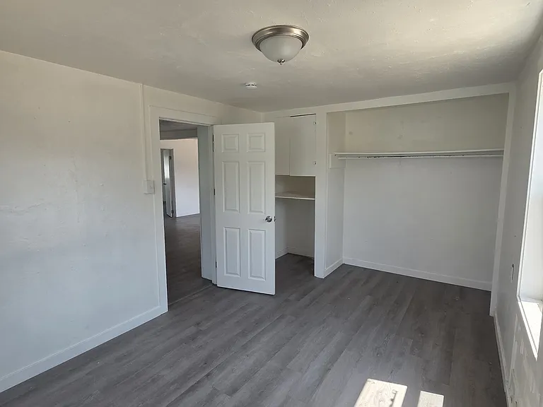 505 E 44th St #22 — Photo 11