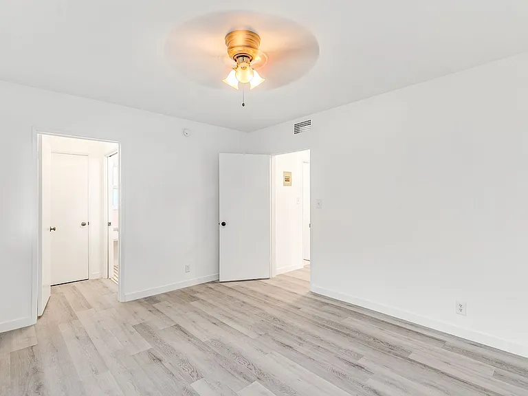 1122 S. Shenandoah St. — Photo 13