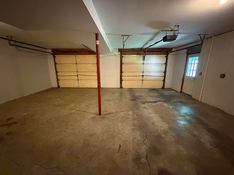 1112 Pepperhill Cir — Photo 23