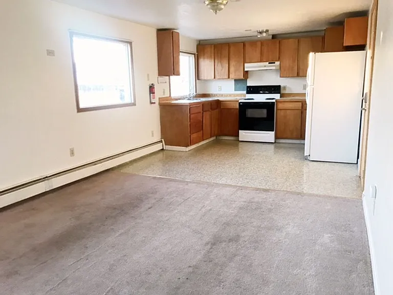 1335 Hyder St — Photo 118
