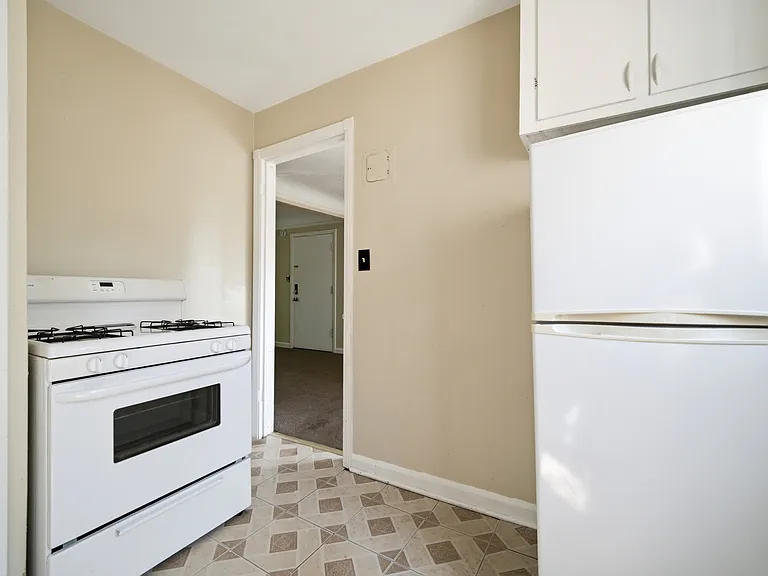 2715 Noble Rd #303 — Photo 7