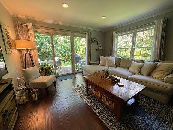 Living Room/Back Patio