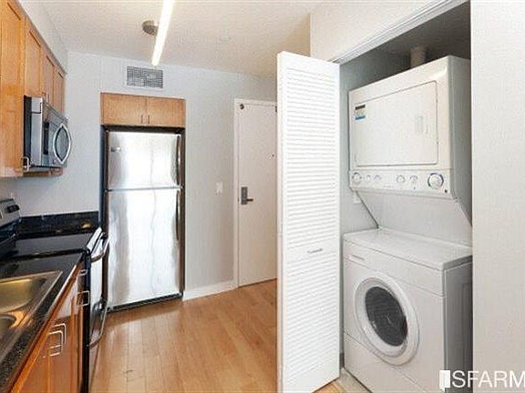 3rd image of 888 7th St #Ll-08