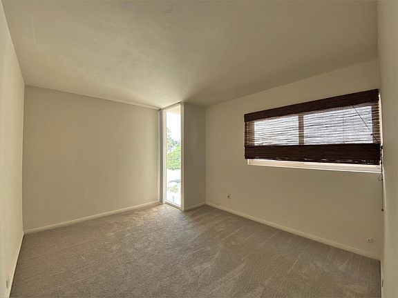 5th image of 4077 Lamont St APT 6