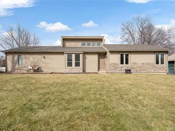 750 Willow Glen Dr S, Tipp City, OH 45371