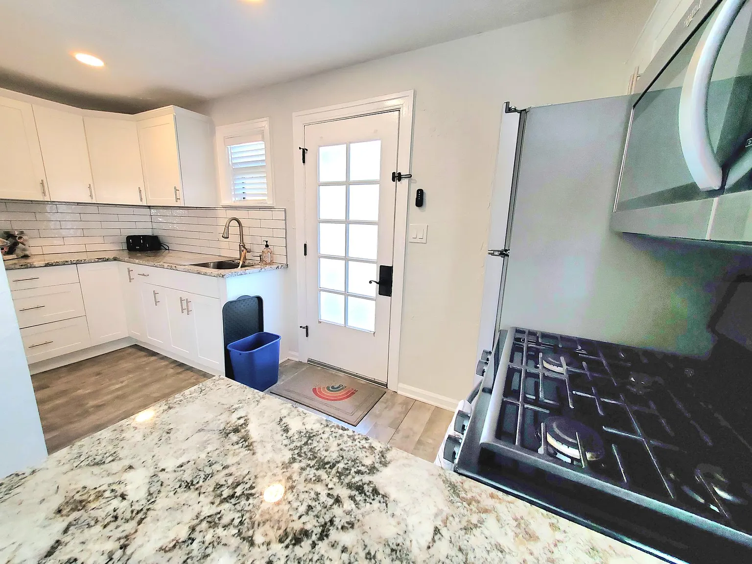 2348 Dartmouth Ave N — Photo 2