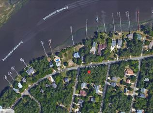2807 W Yacht Dr, Oak Island, NC 28465