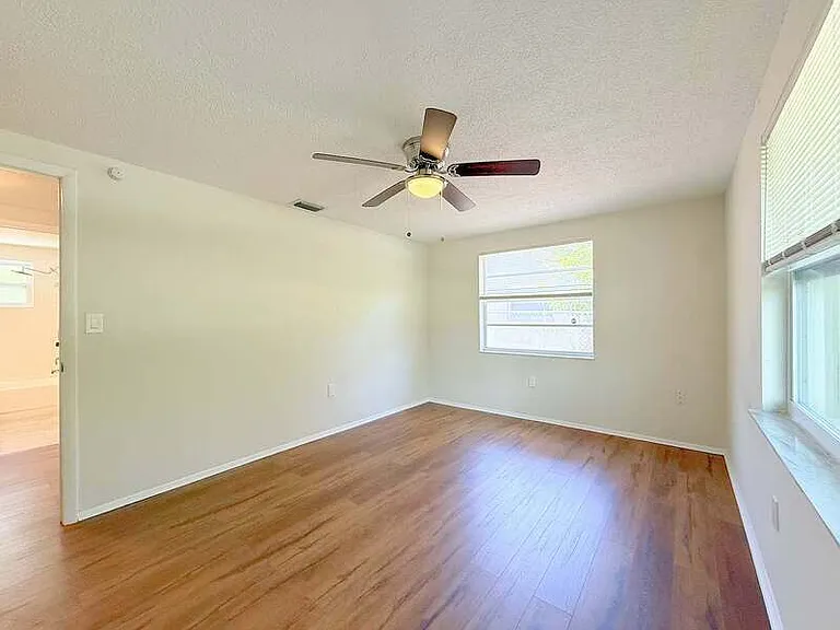 15839 Villa Dr — Photo 22