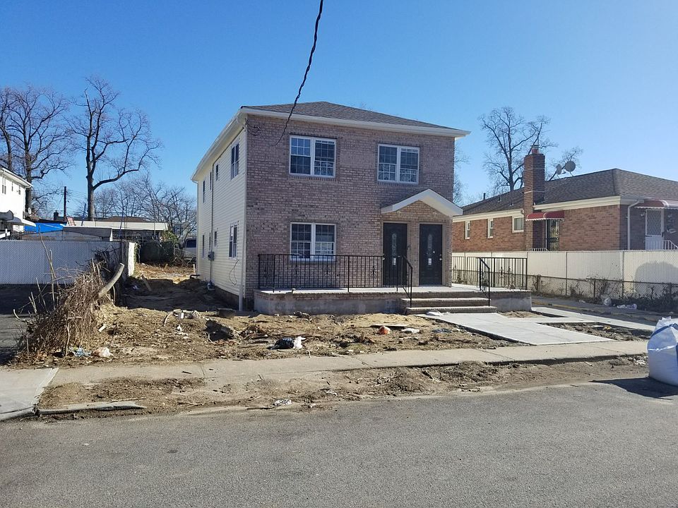 1st image of 13611 220th St #1