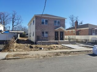 13611 220th St #1, Laurelton, NY 11413