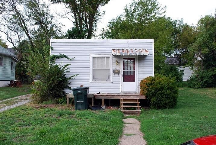 2nd image of 307 NE 8th St