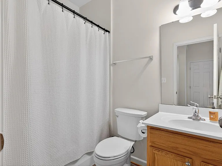 2417 Abington Dr — Photo 12