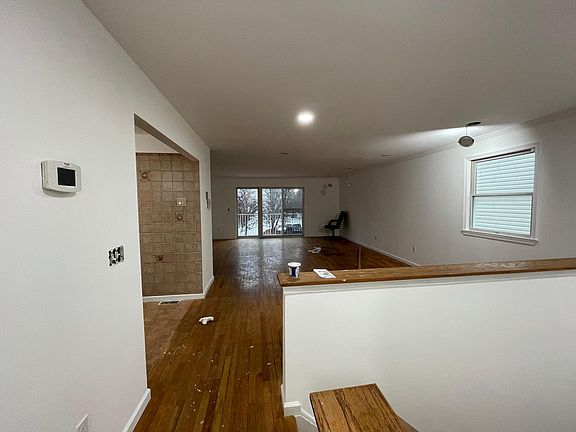 5th image of 47-49 Carmen Ct