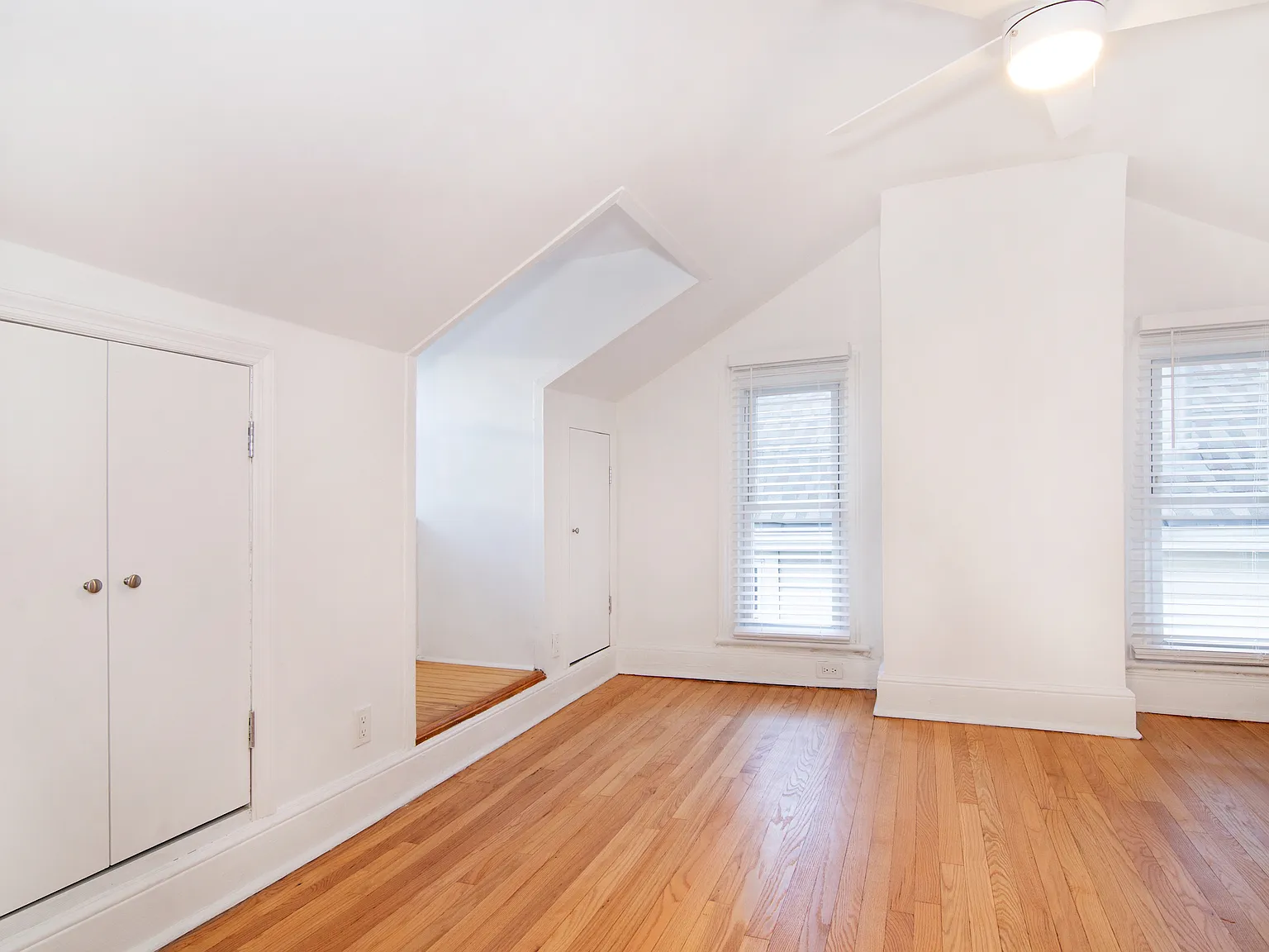 2 bed, 700 sqft, $2,600 — Photo 2