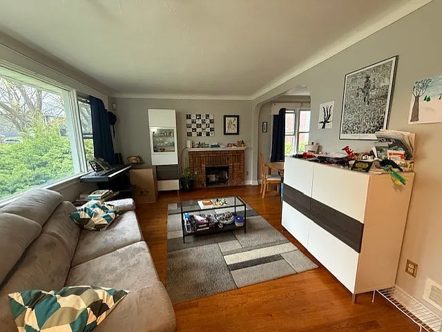 160 Mountbatten Ave — Photo 4