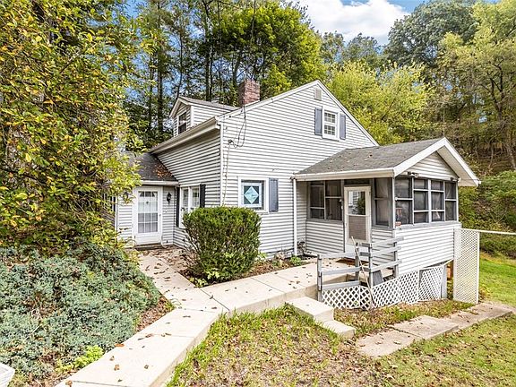 2nd image of 5879 Steele Rd