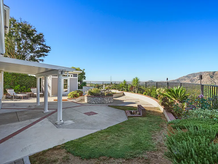 2610 Partridge Pl — Photo 8
