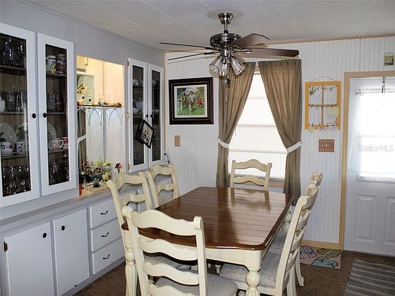 5th image of 42 Pindo Palm St W