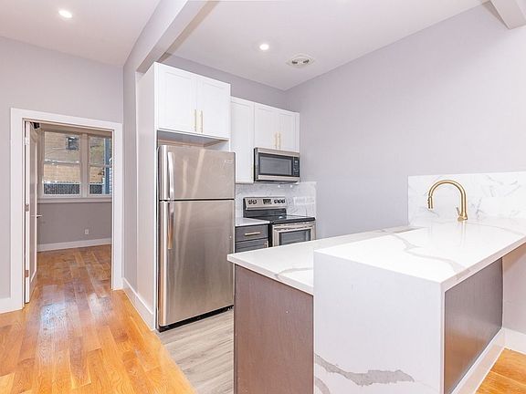 3rd image of 197 Johnson Ave APT 1
