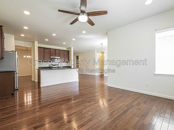 4th image of 618 W 171st Pl