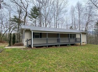 7007 Tapoco Rd, Robbinsville, NC 28771